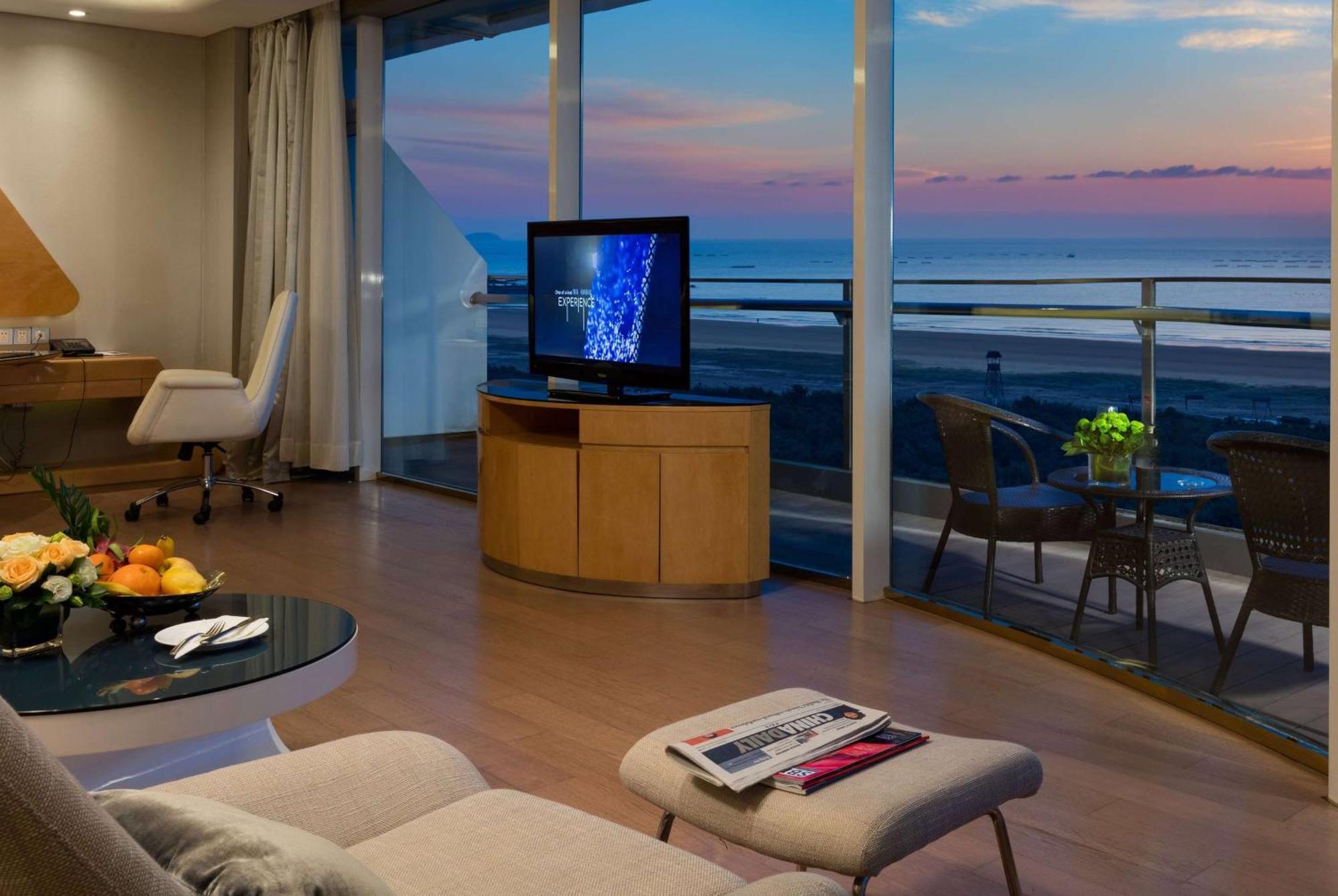 Готель Wyndham Grand Ціндао Екстер'єр фото